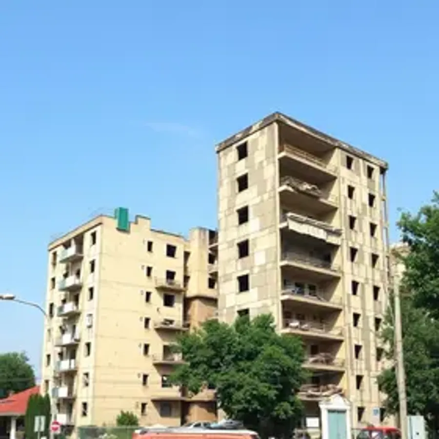 Estruturas irregulares removida no Tarumã