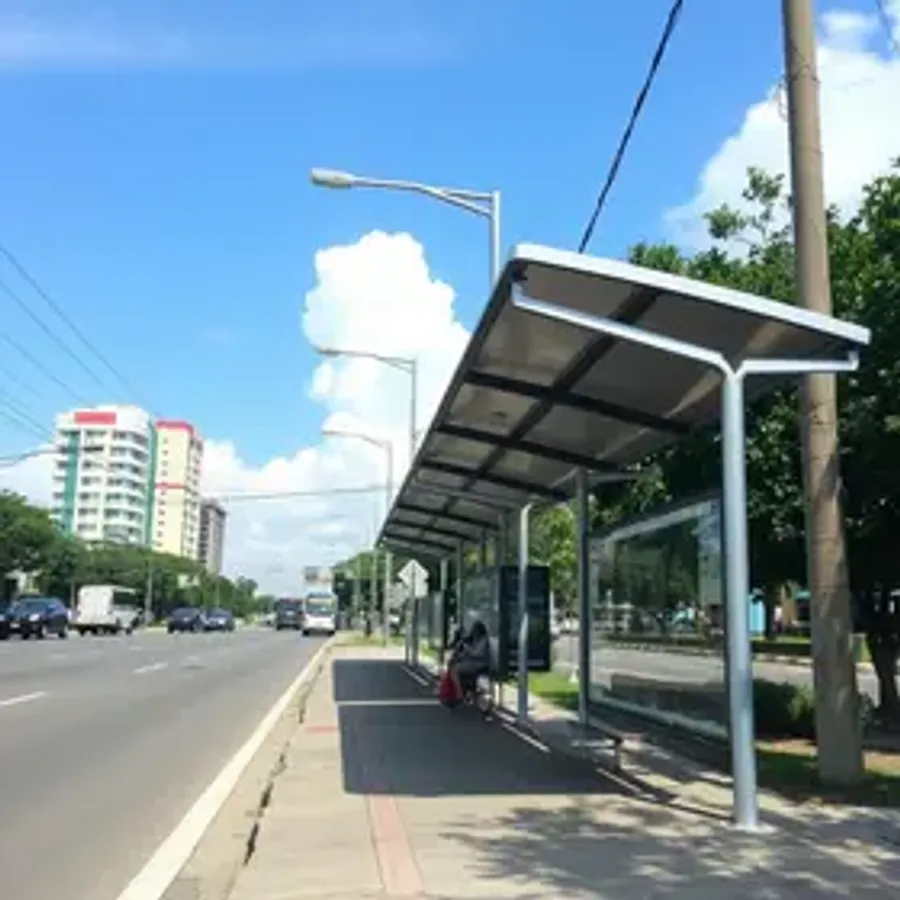 Prefeitura amplia estrutura de pontos de ônibus em diferentes zonas de Manaus